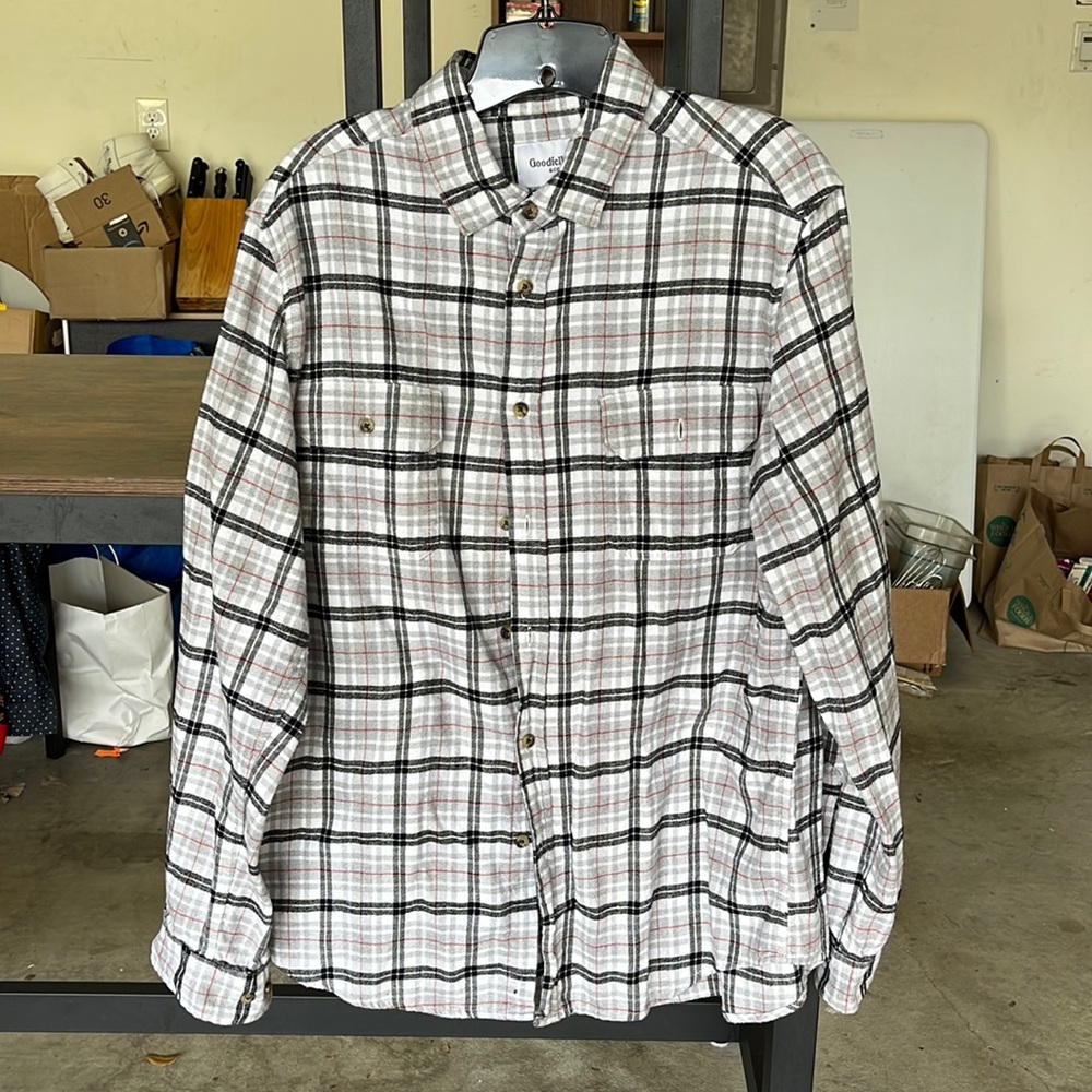 Mens white black red flannel size L